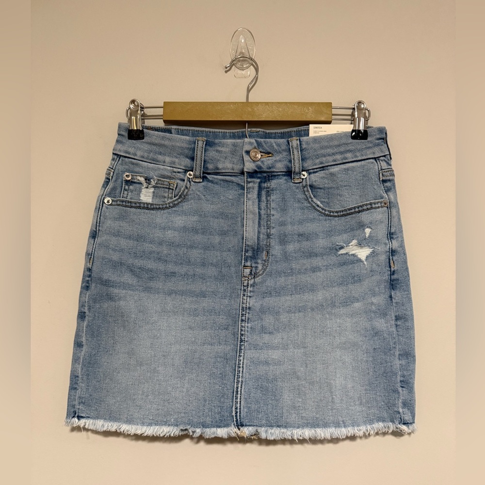 American Eagle Light Wash Curvy High Rise Denim Mini Skirt Size 29 8 NWT Stretch